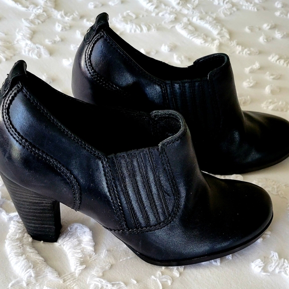 Clarks Shoes - Ladies Clarks Artisan Shoe